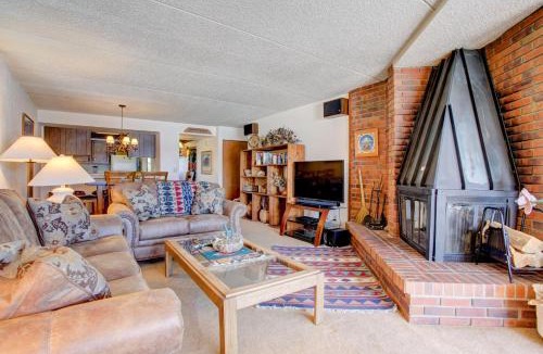 Dillon House | 207 Point Dillon