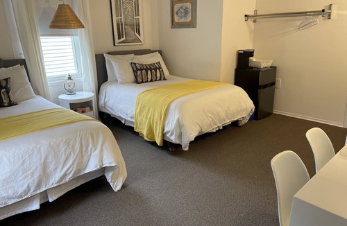 Port Elgin Hotel | 207 - Standard Rm - 2 Double Beds - 2nd Floor