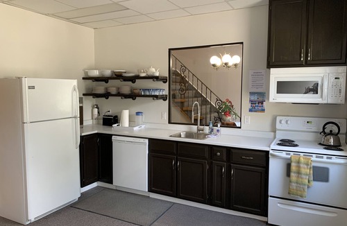 Port Elgin Hotel | 207 - Standard Rm - 2 Double Beds - 2nd Floor