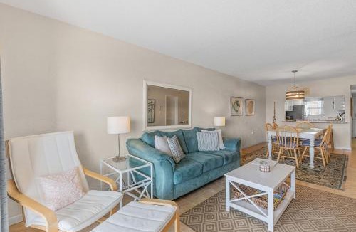 New Smyrna Beach Apartment | 208 - Poolside 2 BR Great Ocean View