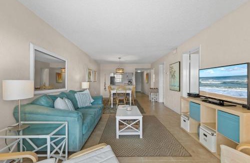 New Smyrna Beach Apartment | 208 - Poolside 2 BR Great Ocean View