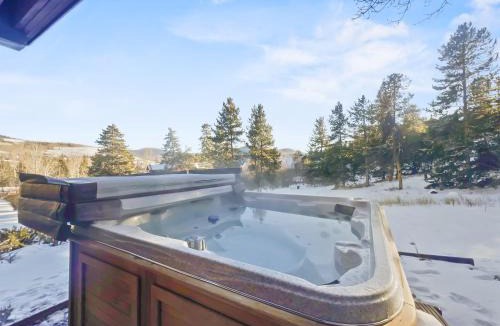 Dillon House | 208 Tenderfoot 5Br 5Ba