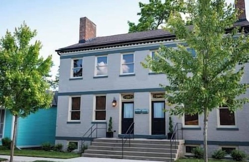 Madison House | #209 Kings, River View, Deck, Bicentennial Park