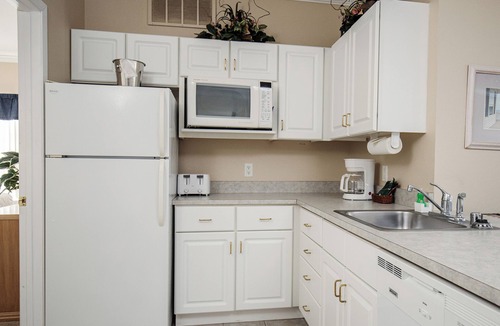 Delavan Lake Condo | 209 - Premium Lakefront Condo