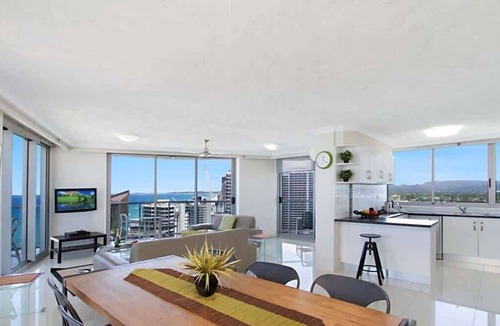 Surfers Paradise Apartment | 20F Peninsula Summary
