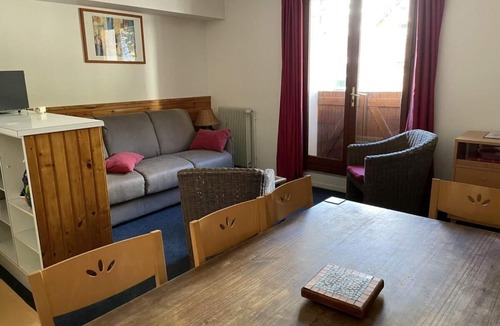 Eaux-Bonnes Apartment | 20m from resort center, 1st floor, view resort, fitness, swimming pool, sauna, balcony, tv