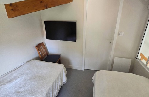 Saint-Jean-de-Monts Cabin | 20min from the beach, next to the forest, 3-bedroom bungalow, residence with swimming pools