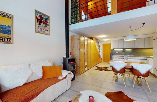 Maloja Apartment | 2½-room apartment on the second floor, with lift.