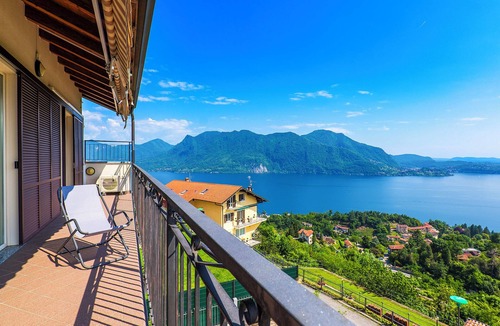 Cargiago Apartment | 2½-zimmer-wohnung mit Großem Balkon mit Seesicht und Parkplatz