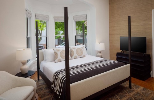 Nantucket Town Hotel | 21 Broad Hotel