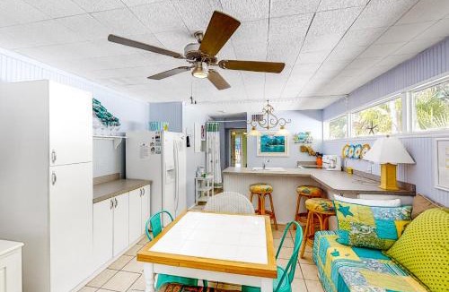 Anna Maria Apartment | 21 Palms Unit B