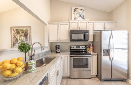 Lafayette House | 210-H Long Plantation Suites 2 Bedrooms - Monthly, Short Term, Long Term