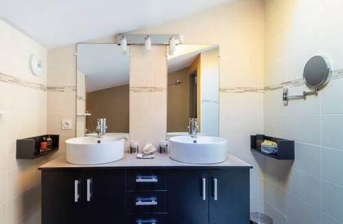 Aubenas House | 210 m² House ∙ 3 bedrooms ∙ 9 guests