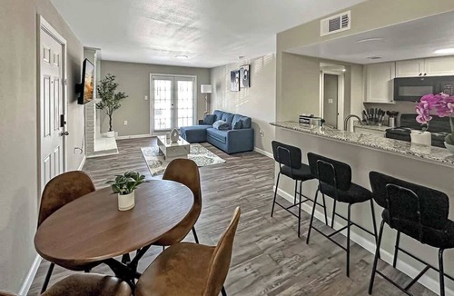 Addison Apartment | 2107 · Addison, Free park, Wi-Fi, Pool and Gym