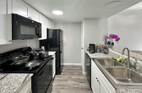 Addison Apartment | 2107 · Addison, Free park, Wi-Fi, Pool and Gym