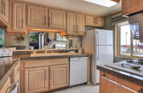 Townsite Condo | 210A Marina Del Mar - Beach View