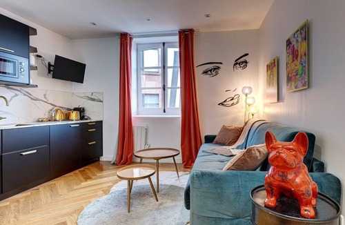 Quartier Sainte-Avoye Apartment | 212 Suite Louboutin - Superb Apartment in Paris