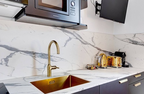 Quartier Sainte-Avoye Apartment | 212 Suite Louboutin - Superb Apartment in Paris