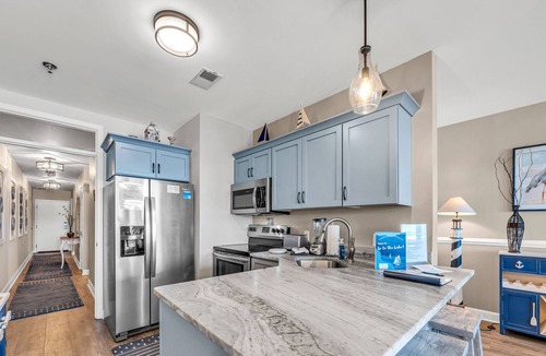 Smith Mountain Lake Apartment | 212 Waterfront 2 bedroom Mariners Condo