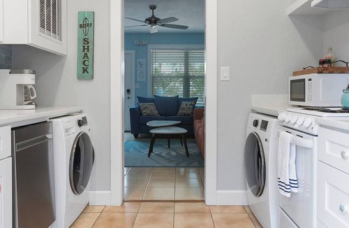 Cocoa Beach Apartment | 215 Dolphin|3min Walk Beach|King Bed