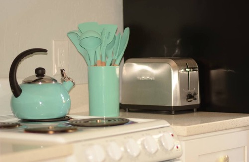 Cocoa Beach Apartment | 215 Dolphin|3min Walk Beach|King Bed