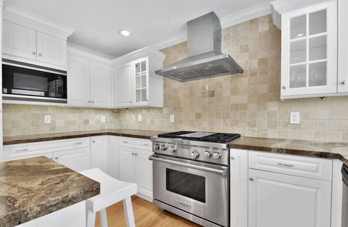 Imperial Point House | 2152 Managed By Brampton Park