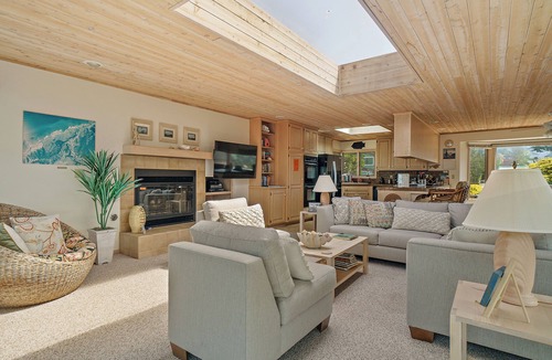 Marine Terrace House | 2166 Sherwood Drive Marine Terrace
