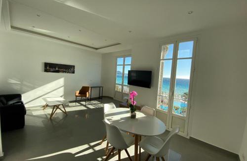Fabron Apartment | 219 Promenade