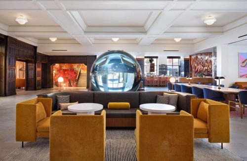 Downtown West Hotel | 21c Museum Hotel St Louis