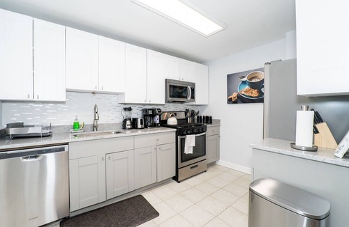 Peachtree Center Condo | 21Floor-2BR/1Bath/- King/Queen bed, Parking/Downtown view