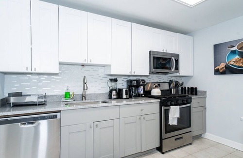 Peachtree Center Condo | 21Floor-2BR/1Bath/- King/Queen bed, Parking/Downtown view
