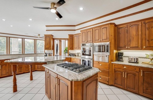 Garland House | 22-Acres Mansion - Backyard Oasis & Entertainment