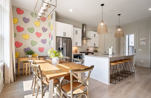 West End Apartment | 22 Bed West Nashville Rooftop and Pool Table