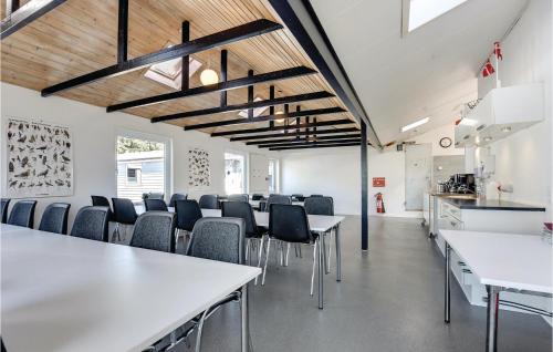 Henne House | 22-Bedroom Holiday Home In Henne