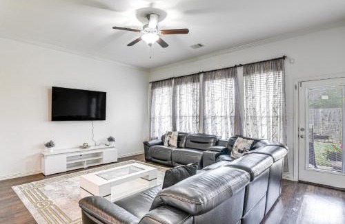 Baytown House | 22 Mi to Dtwn Houston: Spacious Baytown Home!