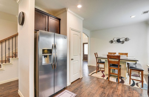 Baytown House | 22 Mi to Dtwn Houston: Spacious Baytown Home!