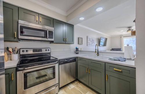 Osage Beach Apartment | 22 Mile Marker! Indoor/Outdoor Pools, Hot Tub! New