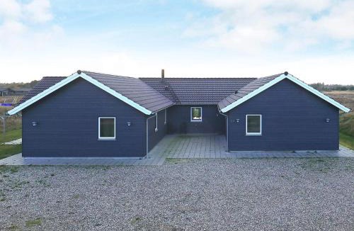 Bratten Strand House | 22 person holiday home in Jerup