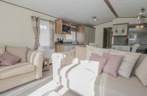 Tewitfield House | 22 Sherwood