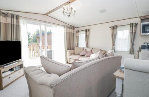 Tewitfield House | 22 Sherwood