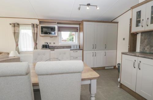 Tewitfield House | 22 Sherwood