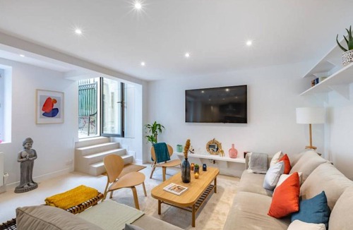 18th Arrondissement Resort | 220 m² Private room ∙ 1 bedroom ∙ 1 guest