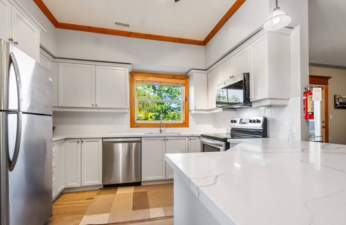 The Blue Mountains Condo | 220 Snowbridge w/Free Shuttle to Village