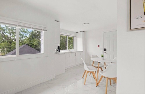 Windsor Apartment | 221 · New Build Open 2 Bedroom Unit