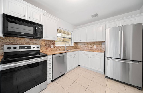 Tropic Isle House | 2221 Managed by Brampton Park