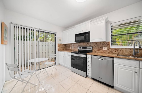 Tropic Isle House | 2221 Managed by Brampton Park