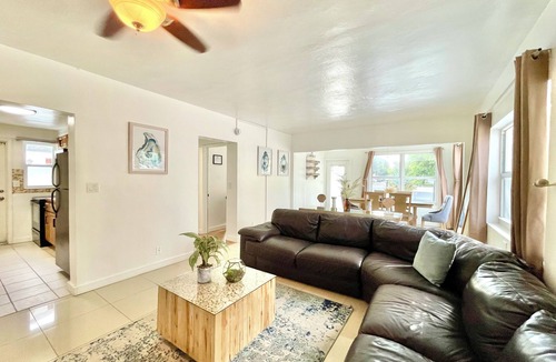 Dolphin Isles Apartment | 2237/U1-Top Pick-Beachfront-Downtown
