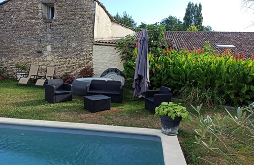 Floirac House | 225m² house with pool, spa and billiard table