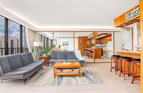 Waikiki Condo | 22FL Renovated 1BR with Mountain Views & Parking
