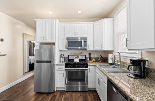Midtown Sacramento Apartment | 23-2 · Marvelous Midtown stay with a Modern Twist!